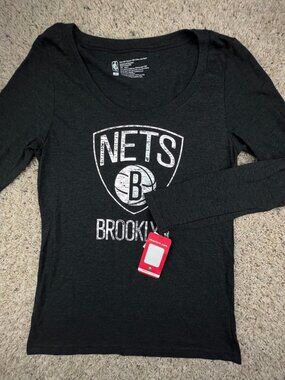 Brooklyn Nets T-shirt Womens Medium Gray Long Sleeve Basketball NBA Soft New